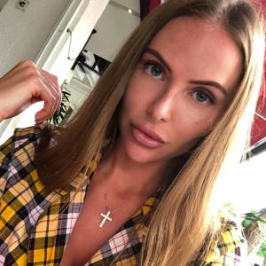 Adriana85